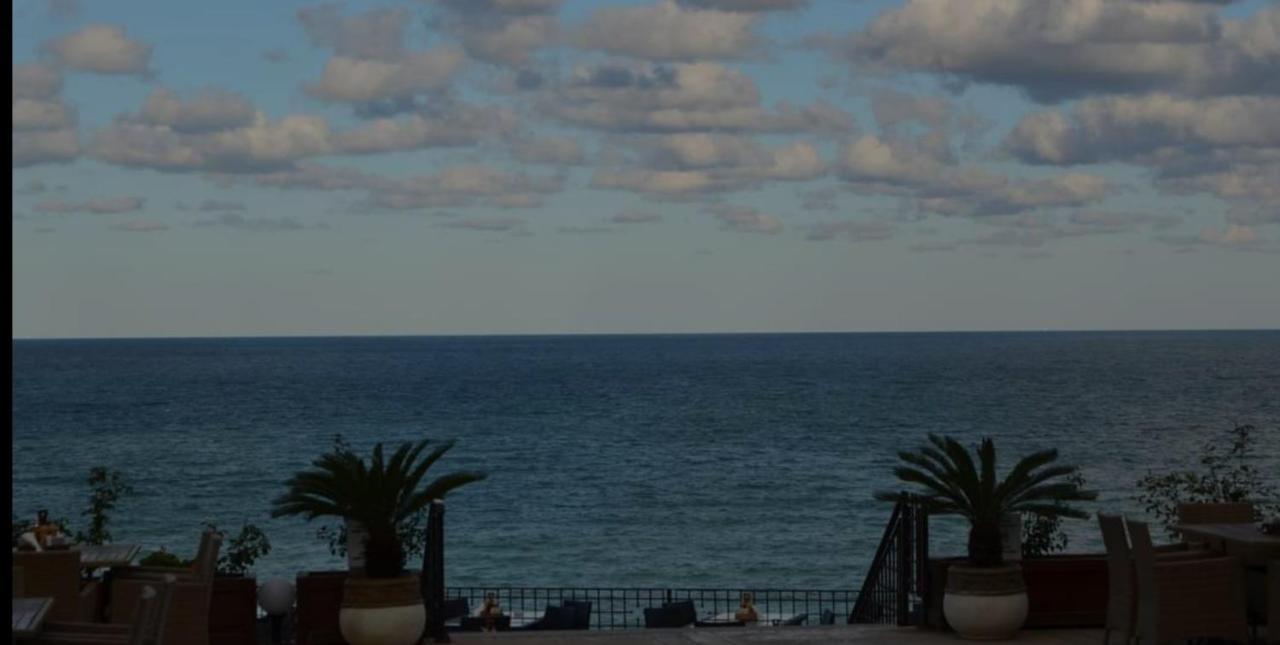 Faleza Nord De Lux Nou Pe Malul Marii